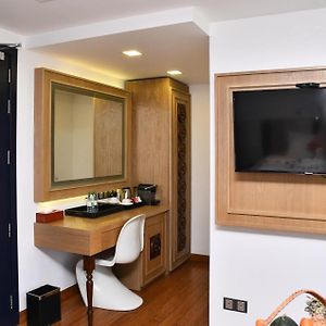 Deluxe Double Room Balcony & Sea View Return Airport Transfer on Food & Beverage